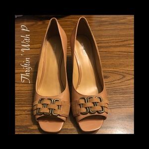 🎯Nine West Tan Wedges